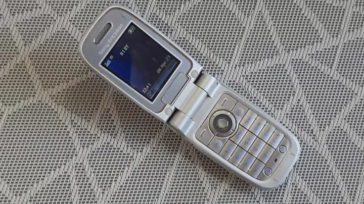 Sony Ericsson Z520i Incoming Call