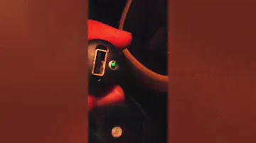 Компактное автомобильное зарядное устройство Sony Ericsson AN401