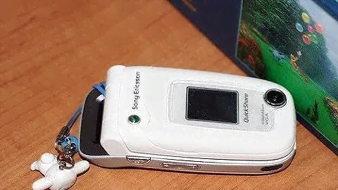 Наверное самый красивый Sony Ericsson Z520i уходящего времени